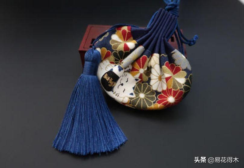 香水價(jià)格排名,??香水價(jià)格排名大解密??貴族香氛與平價(jià)之美的碰撞！